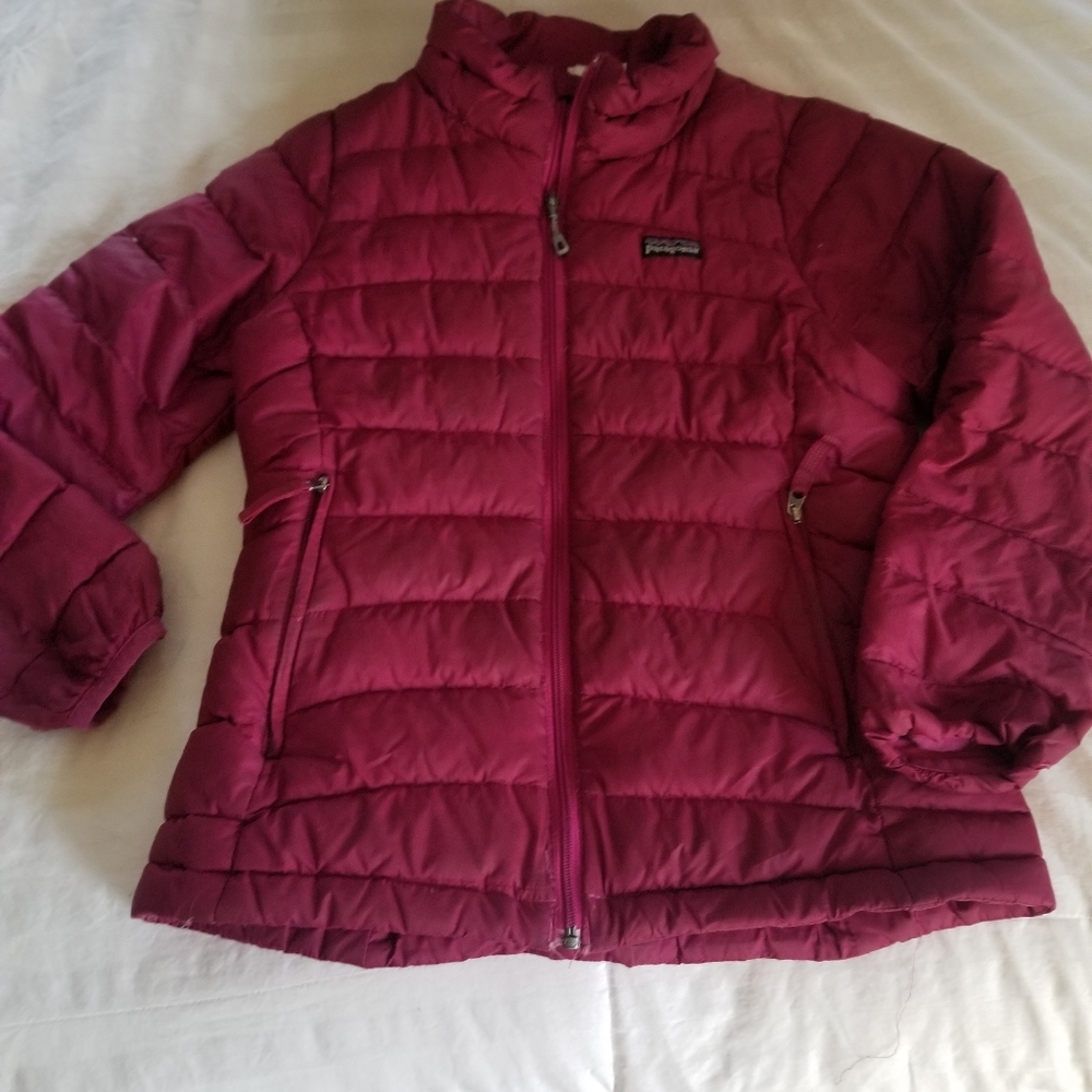 Girls patagonia size 8 burgundy down puffer